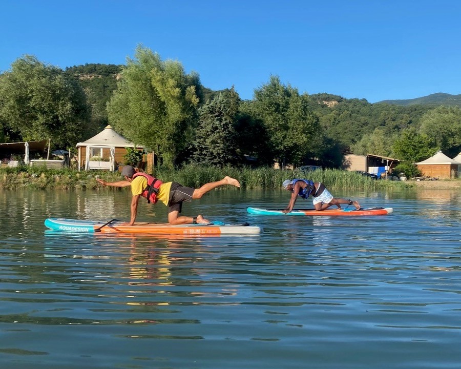 Sarah yoga aime et respire paddle